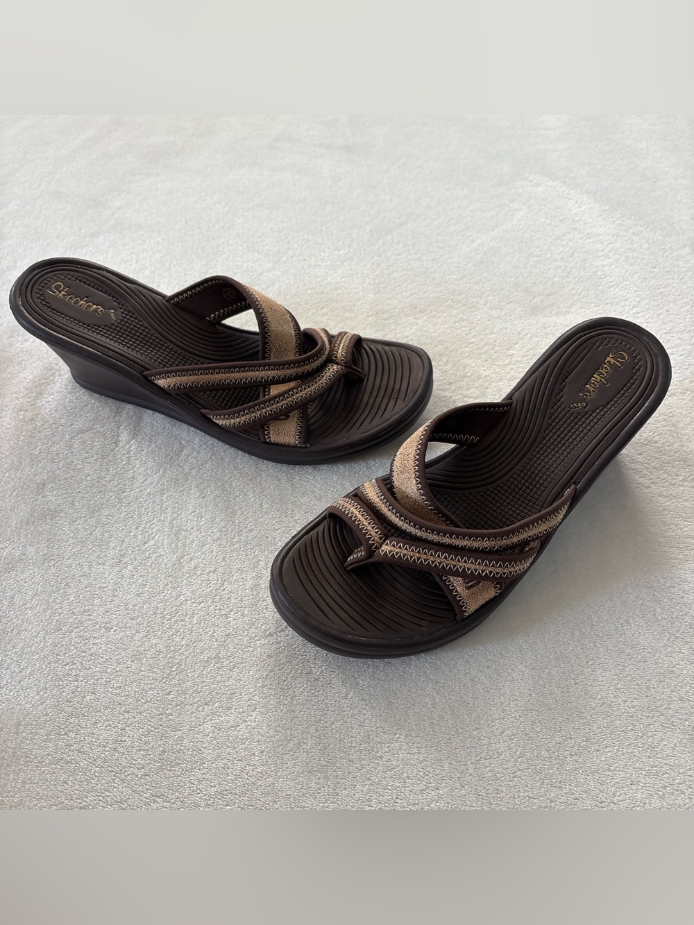 Y2K Skechers Brown Gold Strappy Sandal Wedges W10